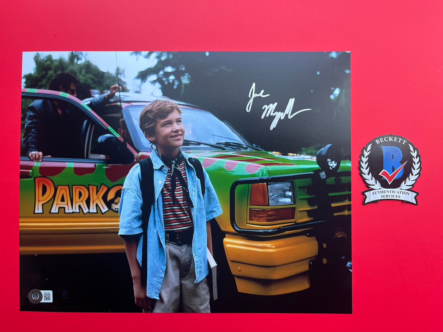 Joseph Mazzello Signed Jurassic Park 11x14 Photo - BAS 1W291563