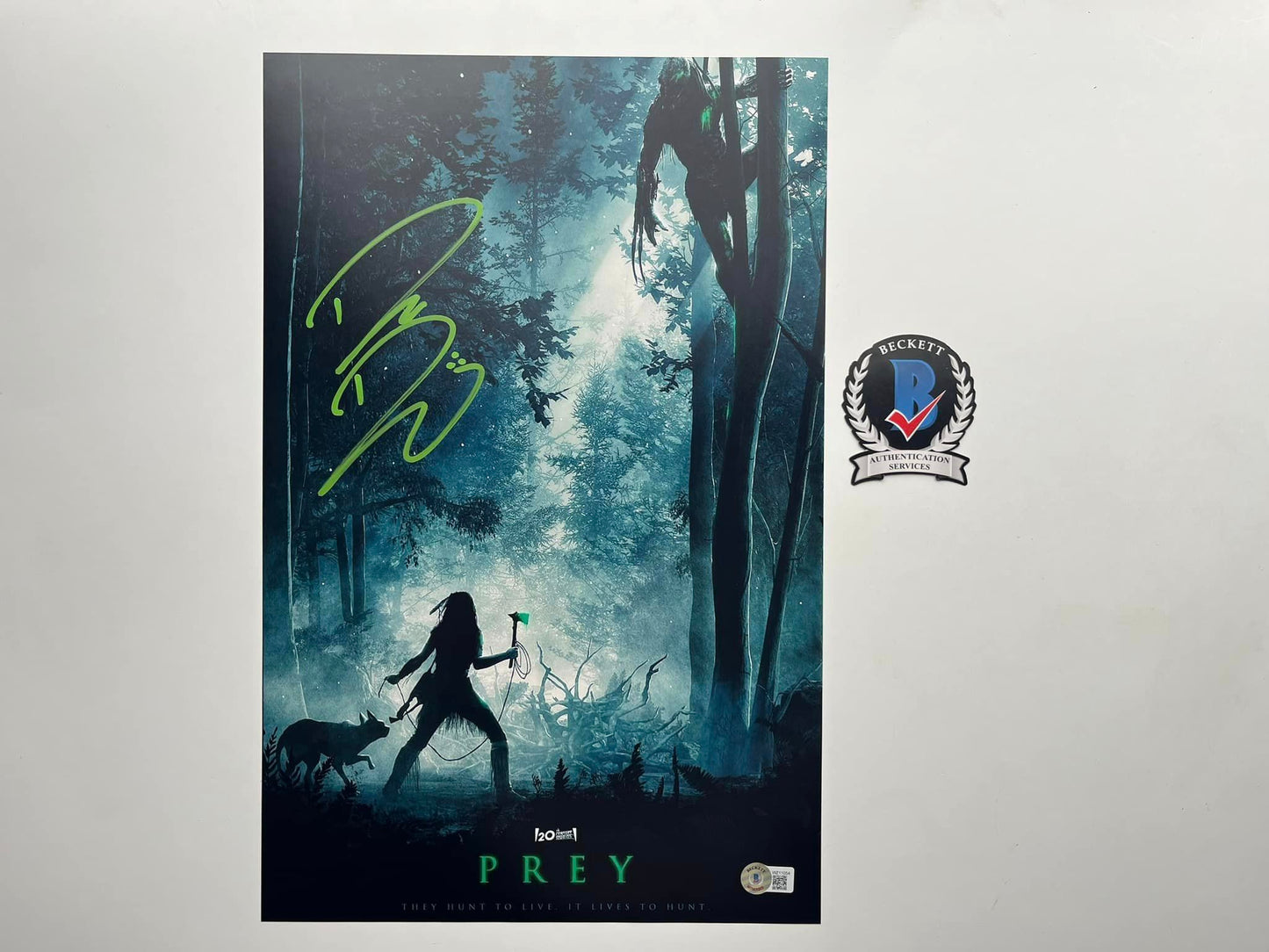 Dane DiLiegro Signed Prey 11x17 Photo - BAS WZ11054